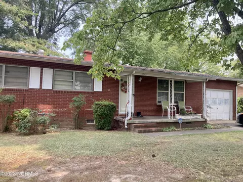 1302 Mewborn Ave, Kinston, NC 28501
