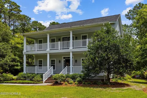 313 Winding Woods Way, Beaufort, NC 28516