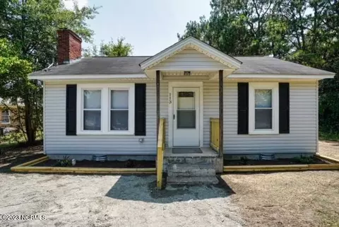 113 Mcarthur St, Hamlet, NC 28345