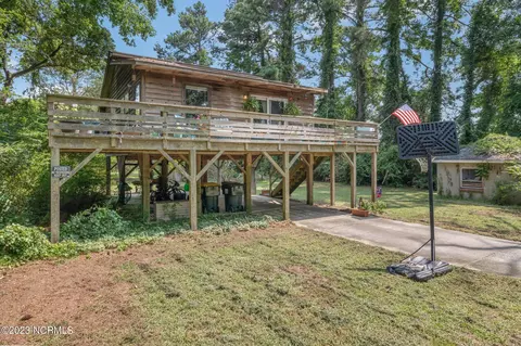 162 New Beach Rd N, Point Harbor, NC 27964