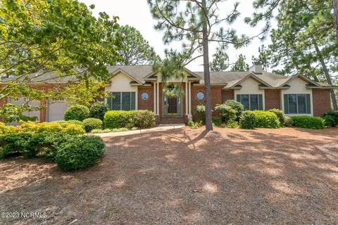 160 Baltusrol Ln, Pinehurst, NC 28374