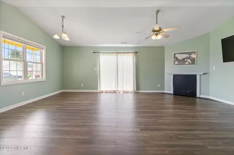 111 Foxtrail Dr, Hubert, NC 28539 photo 4