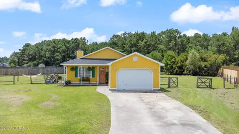 111 Foxtrail Dr, Hubert, NC 28539 photo 1