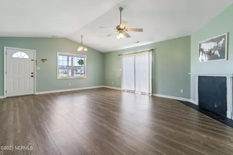 111 Foxtrail Dr, Hubert, NC 28539 photo 2