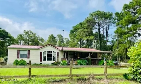 110 Pee Dee Rd, Southport, NC 28461