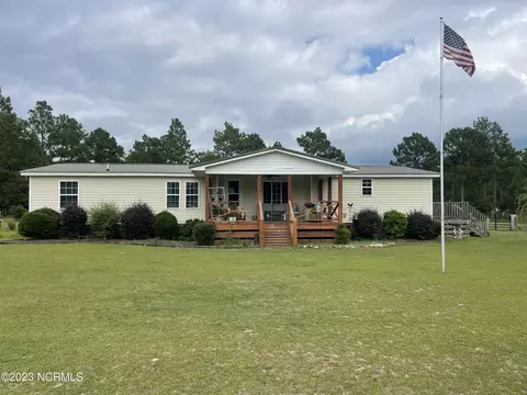 125 Meadow Ln, Hamlet, NC 28345
