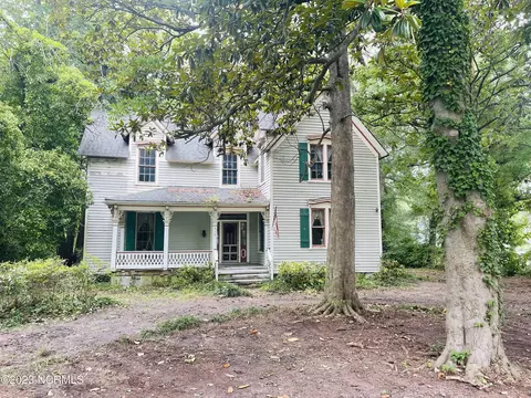 312 S Dennis St, Enfield, NC 27823