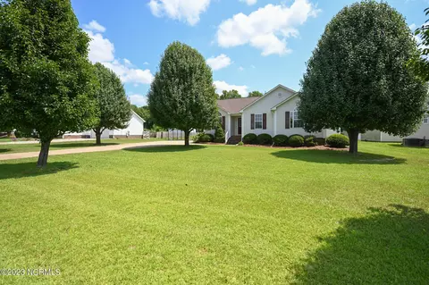1237 Smith Rd, Smithfield, NC 27577 photo 3