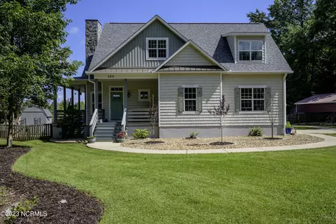 323 Rock Creek Dr, New Bern, NC 28562