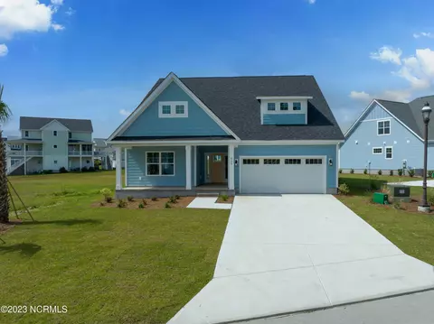 600 Moss Lake Ln, Holly Ridge, NC 28445