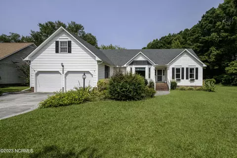104 Sothel Ct, New Bern, NC 28562