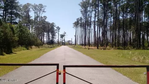 204 Leeward Ln, Beaufort, NC 28516