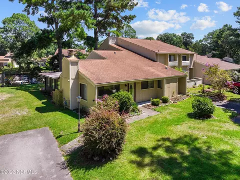 50 Quarterdeck, New Bern, NC 28562