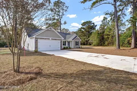 144 Briarneck Rd, Jacksonville, NC 28540