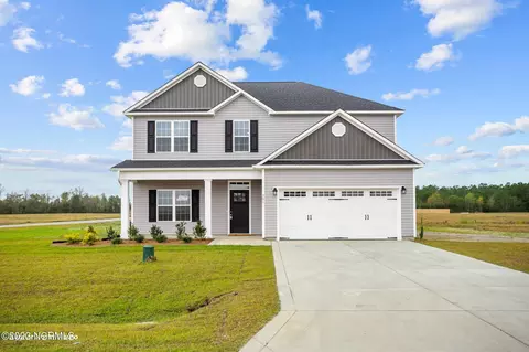406 W Black Water Ln, Maysville, NC 28555