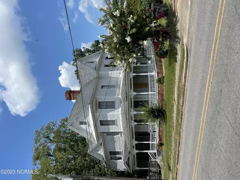 127 E Railroad St, La Grange, NC 28551