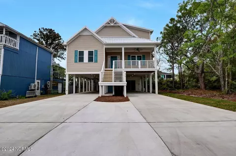 919 Tidewater Ln, Carolina Beach, NC 28428