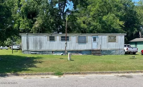 12563 North St, Whitakers, NC 27891