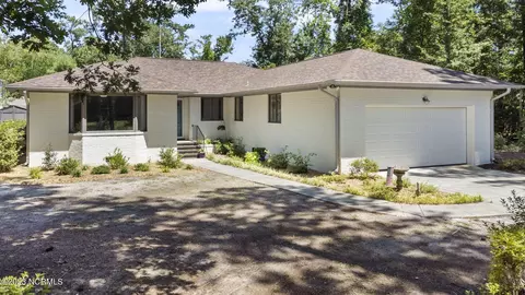 303 Long Leaf Dr, Hampstead, NC 28443 photo 2