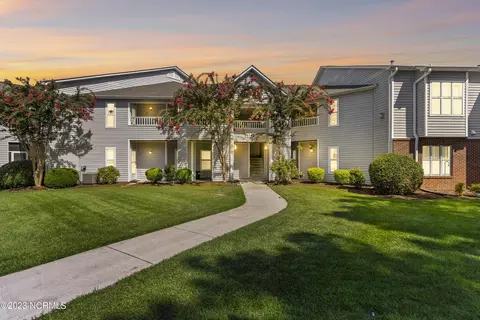 4142 Breezewood Dr #203, Wilmington, NC 28412