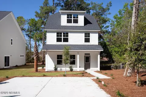 1175 N Caswell Ave, Southport, NC 28461