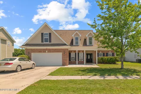 128 Moonstone Ct, Jacksonville, NC 28546