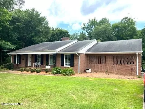 208 Circle Dr, Ahoskie, NC 27910