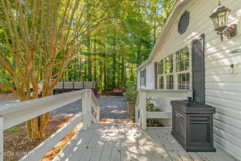 682 Bay Harbor Dr, Hampstead, NC 28443 photo 5