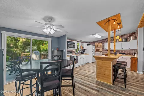 682 Bay Harbor Dr, Hampstead, NC 28443 photo 12
