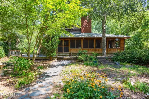 776 Woodberry Dr, Grimesland, NC 27837