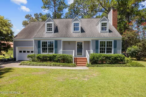 97 Shoreline Dr, New Bern, NC 28562