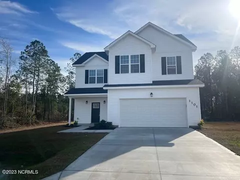 1101 Carteret Manor Dr, Jacksonville, NC 28546