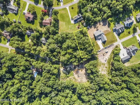 421 Candlewood Dr, Jacksonville, NC 28540