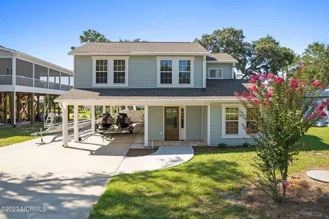 716 Shoreline Dr E, Sunset Beach, NC 28468