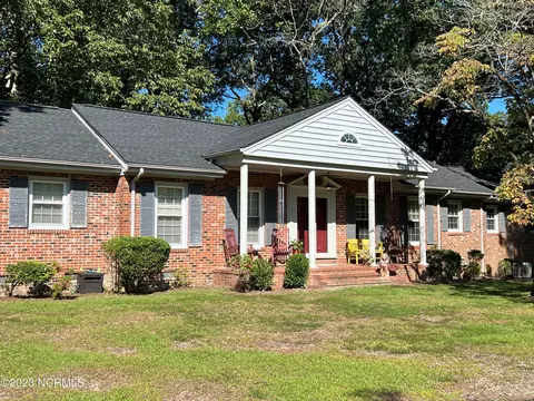 120 Greenbrier Rd, Tarboro, NC 27886