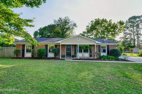218 Apollo Dr, Wilmington, NC 28405