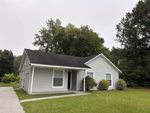 329 Country Rd, Grimesland, NC 27837