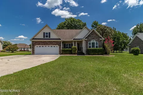 322 Maddux Dr, Pikeville, NC 27863