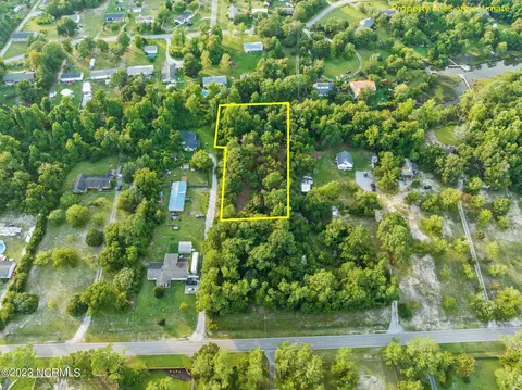 179 Peninsula Manor Rd, Hubert, NC 28539