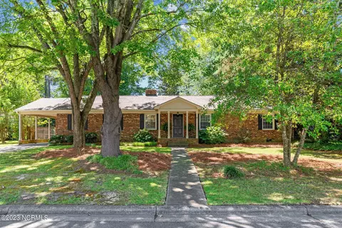 1206 Oakview Dr, Greenville, NC 27858