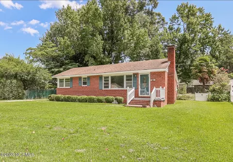 106 Dewitt St, Jacksonville, NC 28540
