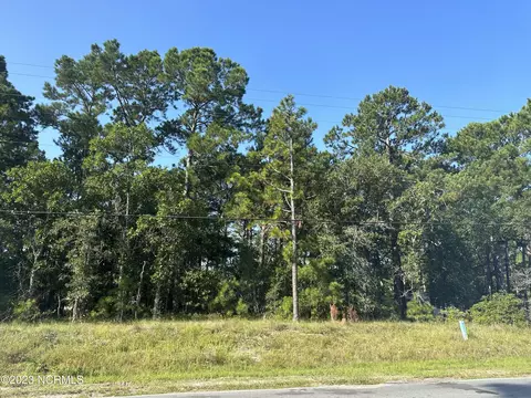 1 Watts Landing Rd, Hampstead, NC 28443