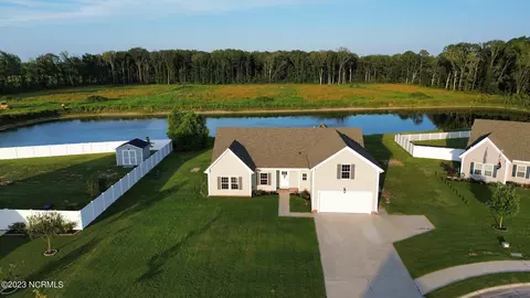 105 Snoozy Manor Ln, Moyock, NC 27958