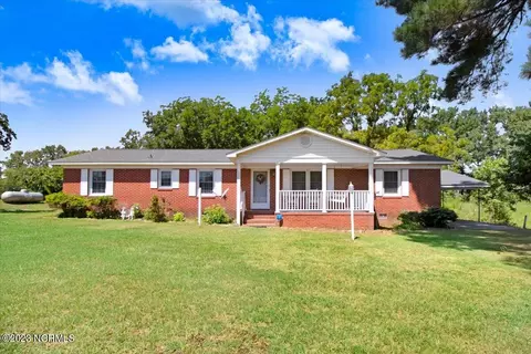 679 Norwood Ezzell Rd, Mount Olive, NC 28365