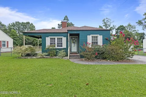 300 Stratford Rd, Jacksonville, NC 28540
