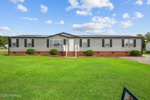150 Estuary Dr, La Grange, NC 28551