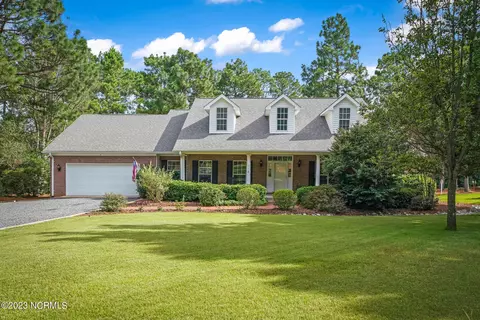 118 Cambridge Ln, West End, NC 27376