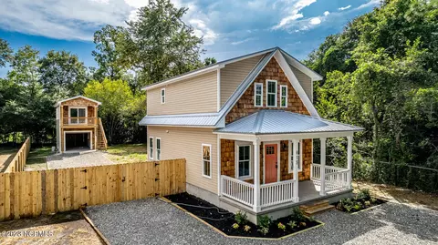 815 Schribers Ln, Wilmington, NC 28403