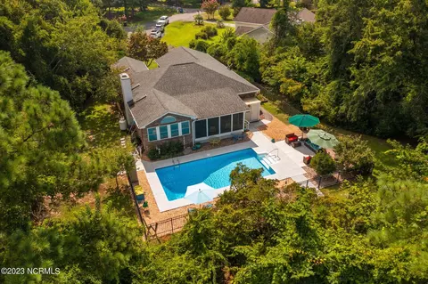 2014 Oyster Catcher Dr, Hampstead, NC 28443