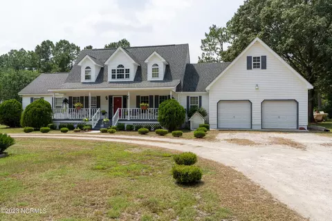 68 Linwood Ln, New Bern, NC 28560